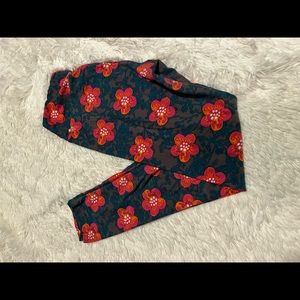 New without tags Lularoe  leggings with florals